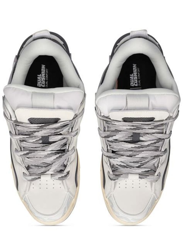 A Sneak Peek at His Signature Li-Ning Sneakers |