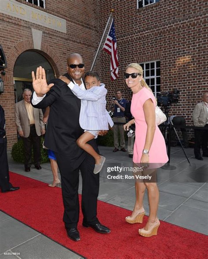 Frank Thomas Has a Large Family With Wife Megan Celba