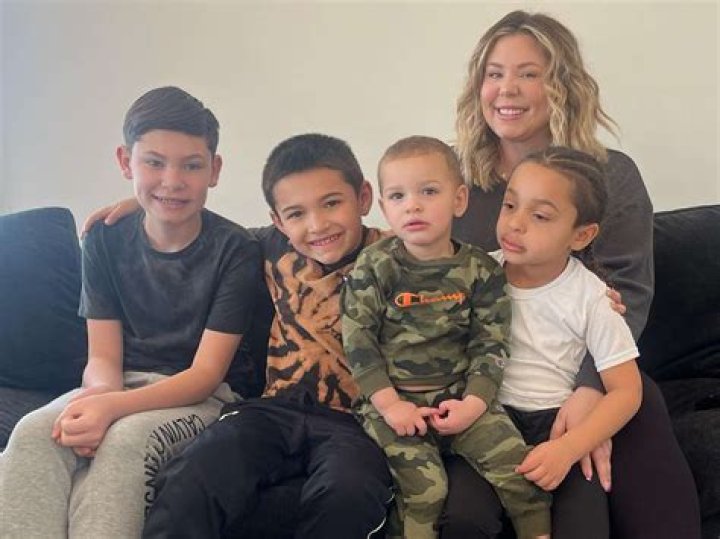 How many kids does Chelsie have?