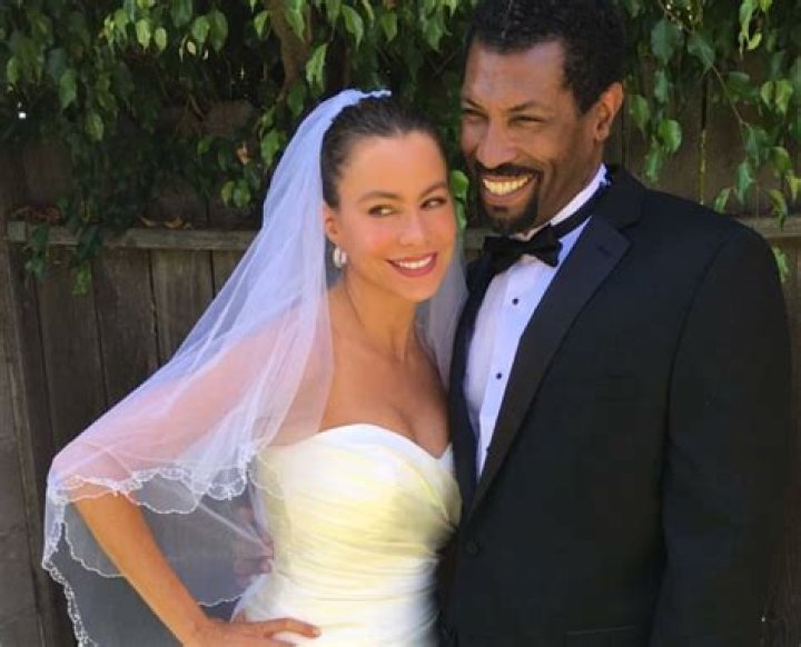 Is Deon Cole Married? Who Is His Wife and Does He Have a Son?