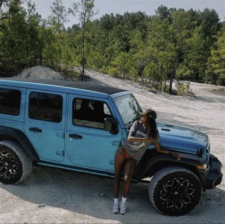 Jeep Wrangler girl video: Scandal and controversial