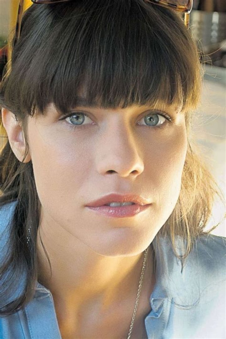 The 35 aged Romanian actress Ana Ularu is known for playing in Emerald City, Serena, and Outbound.