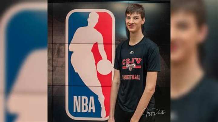 The 7-Foot-6 Giant Who Is Chasing His NBA Dream |