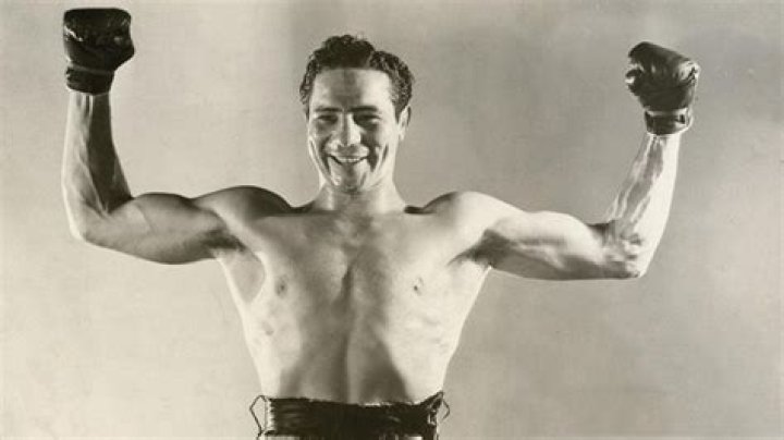 The Tragic Story of a Boxing Star |