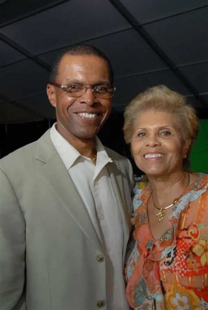 Unveiling The Remarkable Story Of Gale Sayers' First Wife