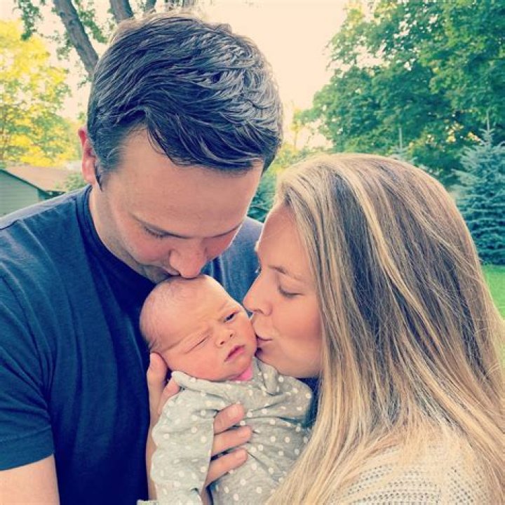 Who Is Jamie Erdahl Married Too? Her Husband and Baby